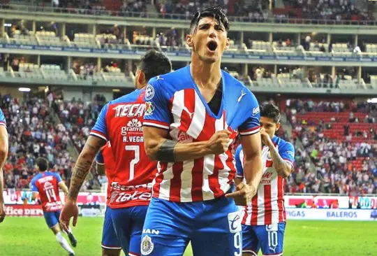 Alan Pulido mandó un mensaje que ilusionó a los aficionados de Chivas con un posible regreso para la próxima temporada.