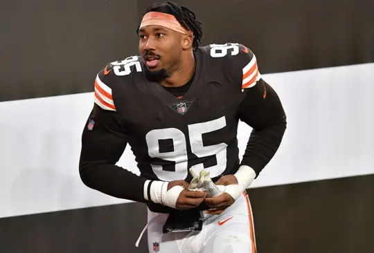 Myles Garrett fue partícipe de un aparatoso accidente