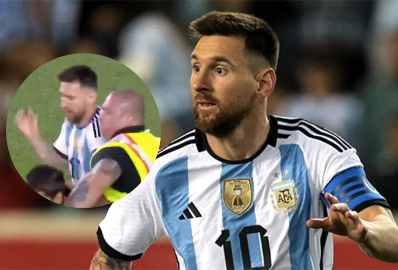 Lionel Messi casi sale lastimado cuando la seguridad del estadio intentó detener a un espontáneo. Lionel Messi casi sale lastimado cuando la seguridad del estadio intentó detener a un espontáneo.