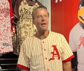 "Fui víctima de unos malandros", Adame recibe golpiza afuera de su casa