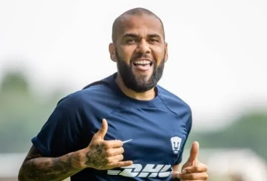 Dani Alves desmintió a Pumas y descartó una lesión de gravedad.