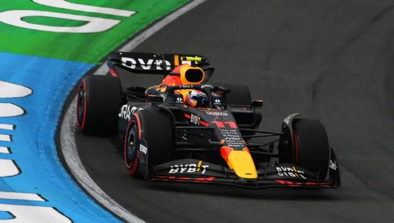 El auto de 'Checo' Pérez en los Países Bajos. @SChecoPerez