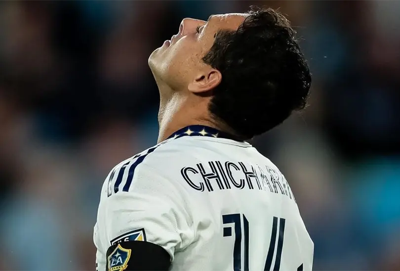 Chicharito Hernández lamentó fallar el penal que le pudo dar el triunfo al Galaxy Chicharito Hernández lamentó fallar el penal que le pudo dar el triunfo al Galaxy
