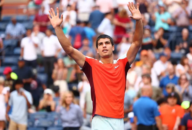 Carlos Alcaraz busca convertirse en el tenista n&uacute;mero 1 m&aacute;s joven de la historia en el US Open. 