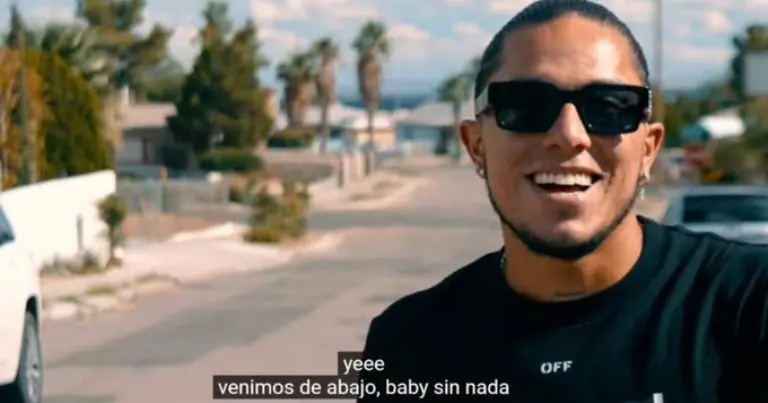 Carlos Salcedo causa polémica por los versos que tiene su canción. Foto: Captura de pantalla.