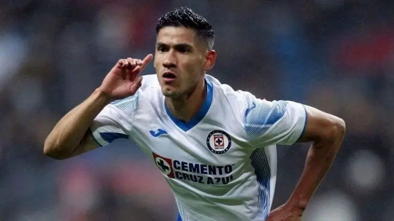 Uriel Antuna estuvo cerca de emigrar al futbol europeo. Foto: Archivo Referee.