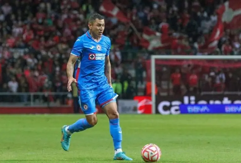 Julio César 'Cata' Domínguez fue suspendido por unos juegos. (@cruzazul)