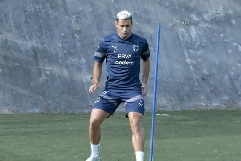 Germán Berterame falló un penal en el Rayados vs Chivas - Instagram @germanberterame