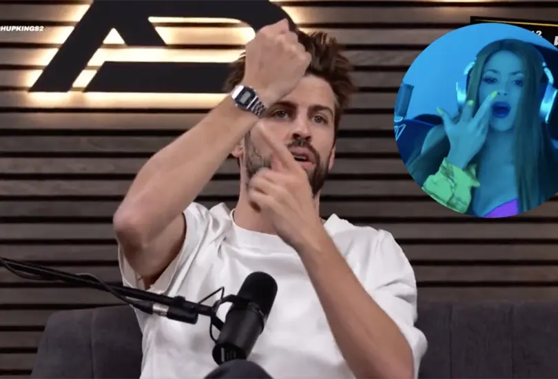 Gerard Piqu&eacute; muestra un reloj Casio en plena transmisi&oacute;n de la Kings League. 