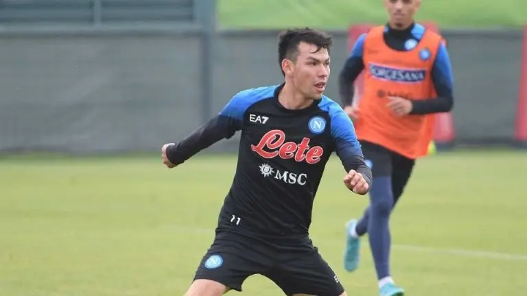 Chucky Lozano en un entrenamiento con el Napoli. Foto: Archivo Referee.