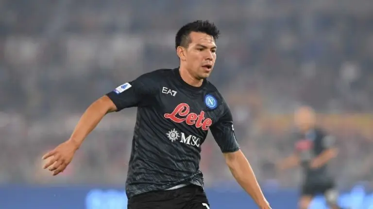 Chucky Lozano en un partido con el Napoli. Foto: Archivo Referee.