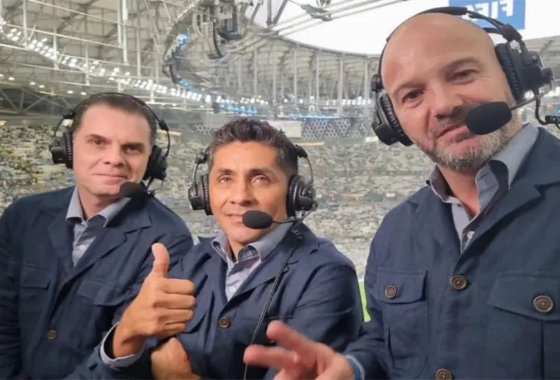 Los tres comentaristas llevan varios años siendo el éxito de Azteca Deportes. Los tres comentaristas llevan varios años siendo el éxito de Azteca Deportes.