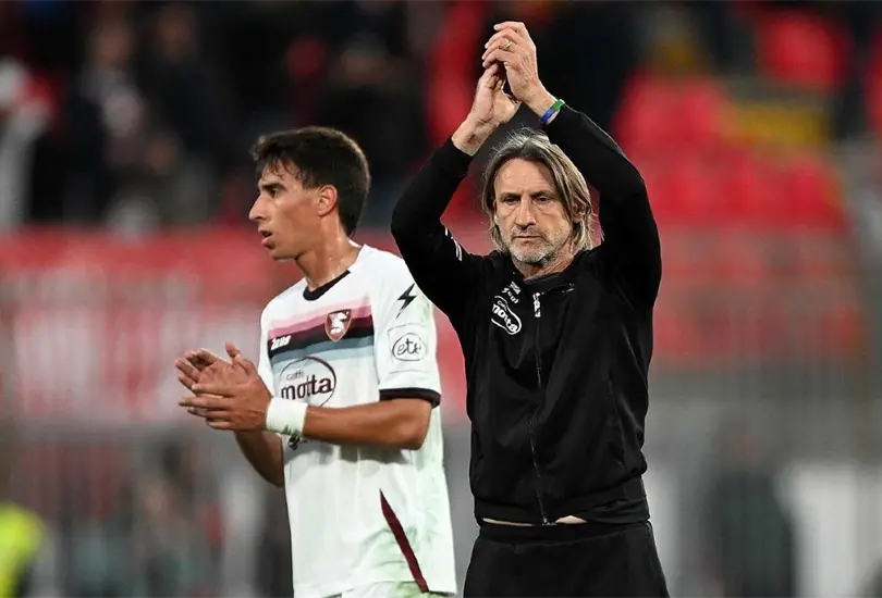 Salernitana tuvo que recontratar a su viejo técnico tras despedirlo unos días antes Salernitana tuvo que recontratar a su viejo técnico tras despedirlo unos días antes