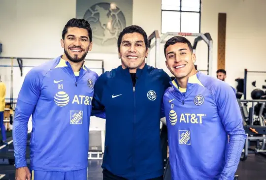 Salvador Cabañas visitó las instalaciones del América para convivir con los jugadores y cuerpo técnico del primer equipo.