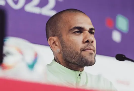 Dani Alves tendrá que poner en pausa sus actividades con Pumas a causa de problemas legales.