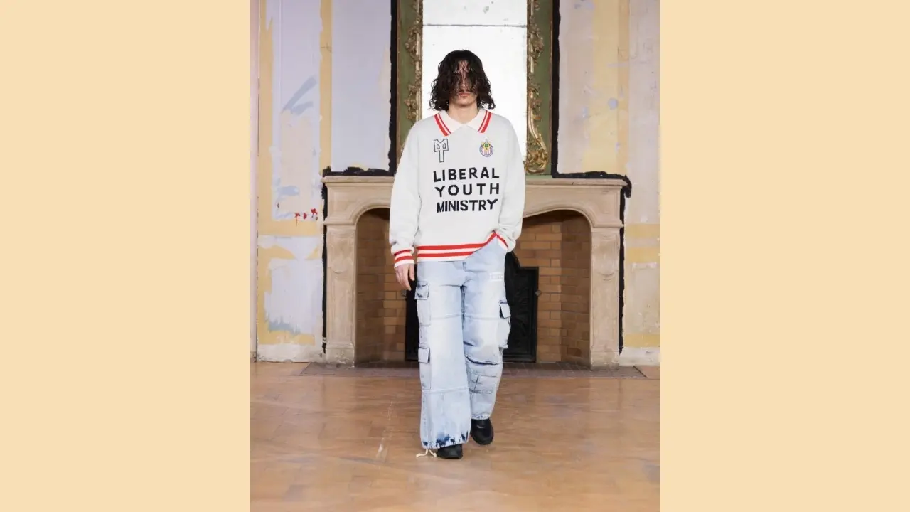 'Chivas x Liberal Youth Ministry. Gracias siempre Amaury Vergara y Kenia Vergara', fue la dedicatoria del dise&ntilde;ador mexicano para con su equipo de futbol.