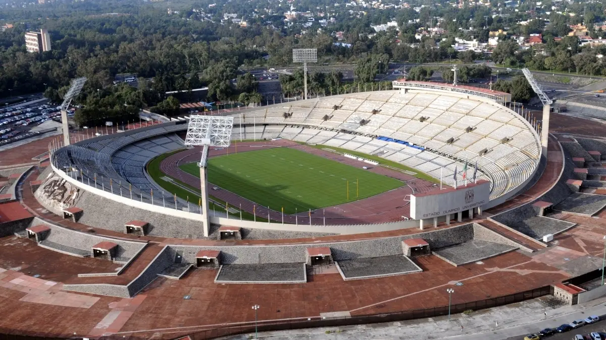 ESTADIO OL&Iacute;MPICO UNIVERSITARIO. Es el recinto m&aacute;s famoso de M&eacute;xico y forma parte de la Ciudad Universitaria de la Universidad Nacional Aut&oacute;noma de M&eacute;xico (UNAM), adem&aacute;s de ser casa de los Pumas de la Liga MX. Es el &uacute;nico recinto ol&iacute;mpico declarado como Patrimonio Cultural de la Humanidad.