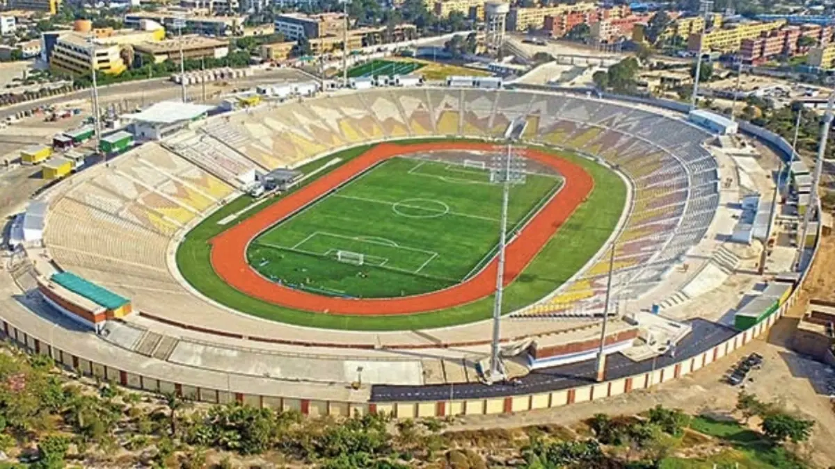 ESTADIO OL&Iacute;MPICO DE LA UNMSM. Ubicado en el Per&uacute; y es el recinto deportivo perteneciente a la Universidad Nacional Mayor de San Marcos. Est&aacute; en el centra del &aacute;rea universitaria y cuenta con capacidad para 32 mil espectadores; en el se celebran los juegos del Club Universidad San Mart&iacute;n, equipo de la Segunda Peruana.