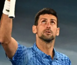 Australian Open: La viral reacción de Djokovic contra fans ebrios que lo molestaron durante el juego