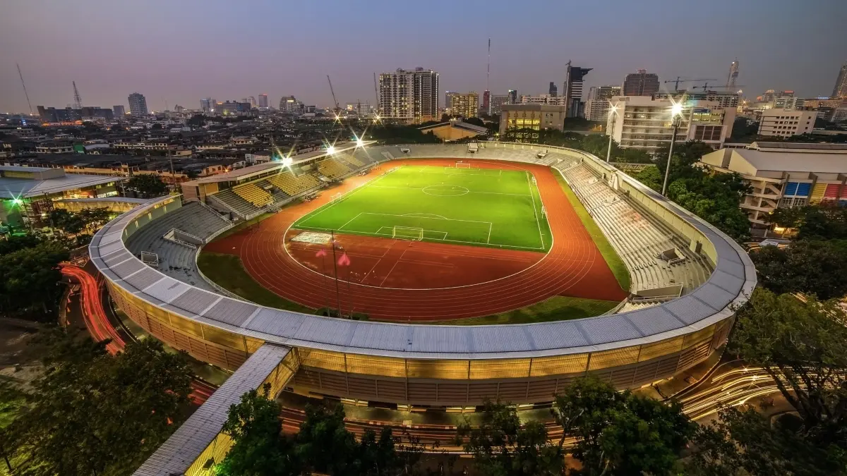 CHULALONGKORN UNIVERSITY STADIUM. Este recinto tailand&eacute;s pertenece a la principal casa de estudios de Bangkok, Tailandia. En &eacute;l se disputan los partidos del Chamchuri United del futbol tailand&eacute;s. 