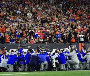 NFL: Suspenden partido tras reanimar a Damar Hamlin de los Buffalo Bills