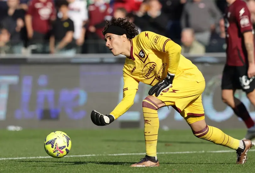 El Salernitana y Guillermo Ochoa volvieron a perder en la Serie A ante el Napoli del Chucky Lozano y se acercan a los puestos de descenso.