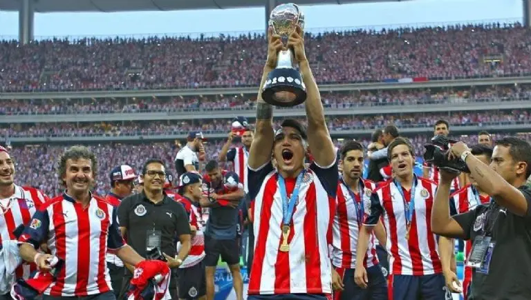 Alan Pulido salió campeón con Chivas antes de emigrar a la MLS. Foto: Archivo Referee.