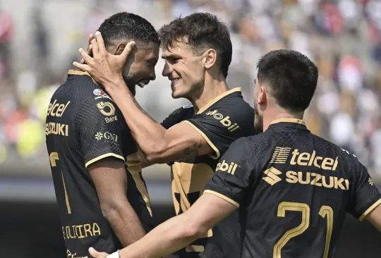 Diogo, Dinneno y Del Prete festejan la victoria de Pumas ante el León.