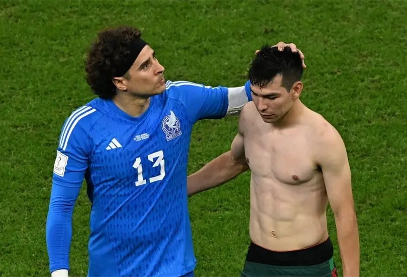 Guillermo Ochoa y Chucky Lozano se mandaron mensajes tras el Napoli vs Salernitnana