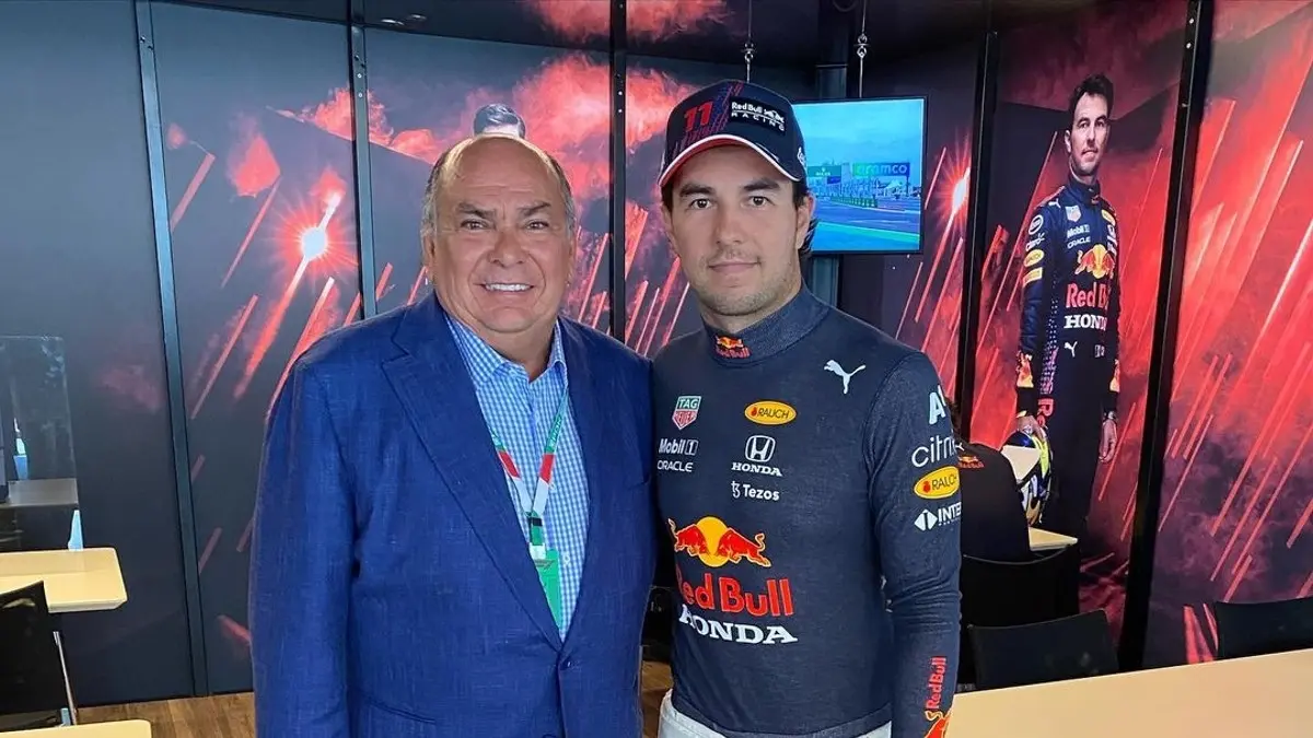 Antonio P&eacute;rez, padre de 'Checo', es uno de sus principales apoyos desde que comenz&oacute; su carrera en el automovilismo.