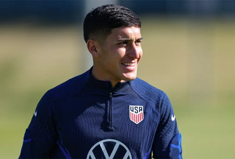 Alejandro Zendejas mandó un contundente mensaje después de que se dijo orgulloso de estar con Estados Unidos mientras tiene la opción de estar con México. Alejandro Zendejas mandó un contundente mensaje después de que se dijo orgulloso de estar con Estados Unidos mientras tiene la opción de estar con México.