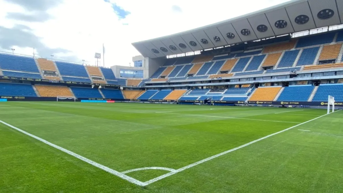 NUEVO MIRANDILLA. La casa del Cádiz de España también fue edificada por la FFC de Slim, misma que se llevó a cabo sobre el terreno antiguo. A pesar de las molestias que pudo ocasionar, nunca se dejó de jugar en el recinto.