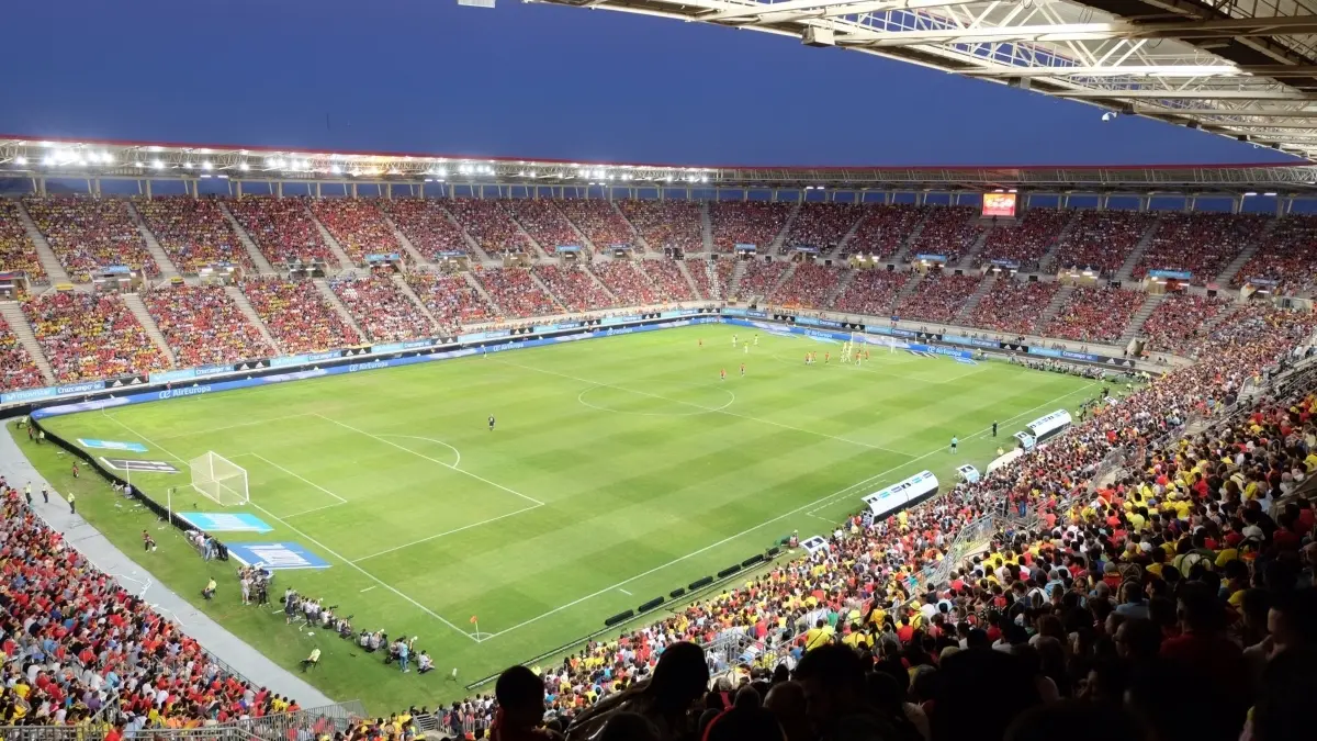 ESTADIO NUEVA CONDOMINIA. El proyecto del Estadio del Real Murcia igual corrió a cargo de la empresa de Carlos Slim, dándole características que le dan permiso de albergar eventos de UEFA y FIFA al ser catalogado con cinco estrellas.