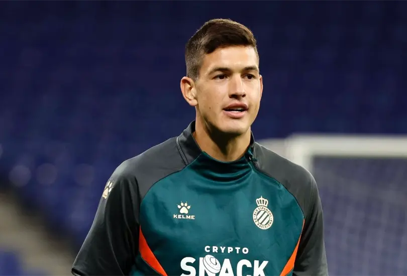 Rumores indican que César Montes podría dejar al Espanyol de Barcelona para reunirse con otro mexicano en otra liga de Europa. Rumores indican que César Montes podría dejar al Espanyol de Barcelona para reunirse con otro mexicano en otra liga de Europa.