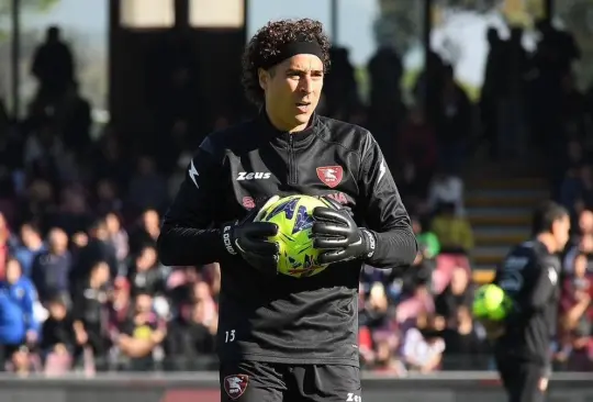 Guillermo Ochoa hizo su debut con el Salernitana