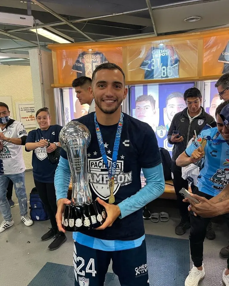 Luis Chávez campeón con Pachuca - @lc24