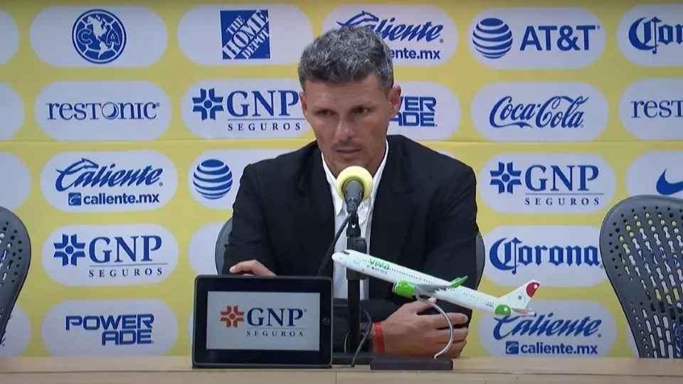 Fernando Tano Ortiz, técnico del América, ya tiene definido quien arrancará en la portería en el Clausura 2023. Fernando Tano Ortiz, técnico del América, ya tiene definido quien arrancará en la portería en el Clausura 2023.