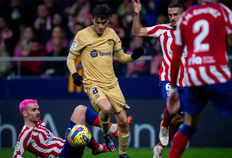 Pedri brilló en la victoria del Barcelona ante el Atlético de Madrid que les dio el liderato de LaLiga con una actuación en el gol que recordó a Andrés Iniesta. Pedri brilló en la victoria del Barcelona ante el Atlético de Madrid que les dio el liderato de LaLiga con una actuación en el gol que recordó a Andrés Iniesta.