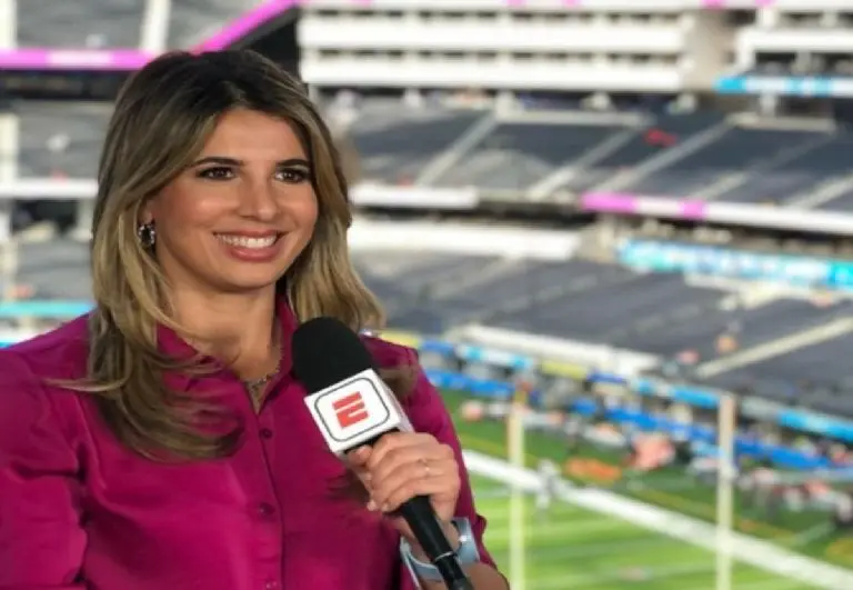 Katia lleva poco tiempo integrándose a las coberturas en cancha, pero su trabajo la ha llevado a convertirse en el elemento principal. Instagram @katiacastorena