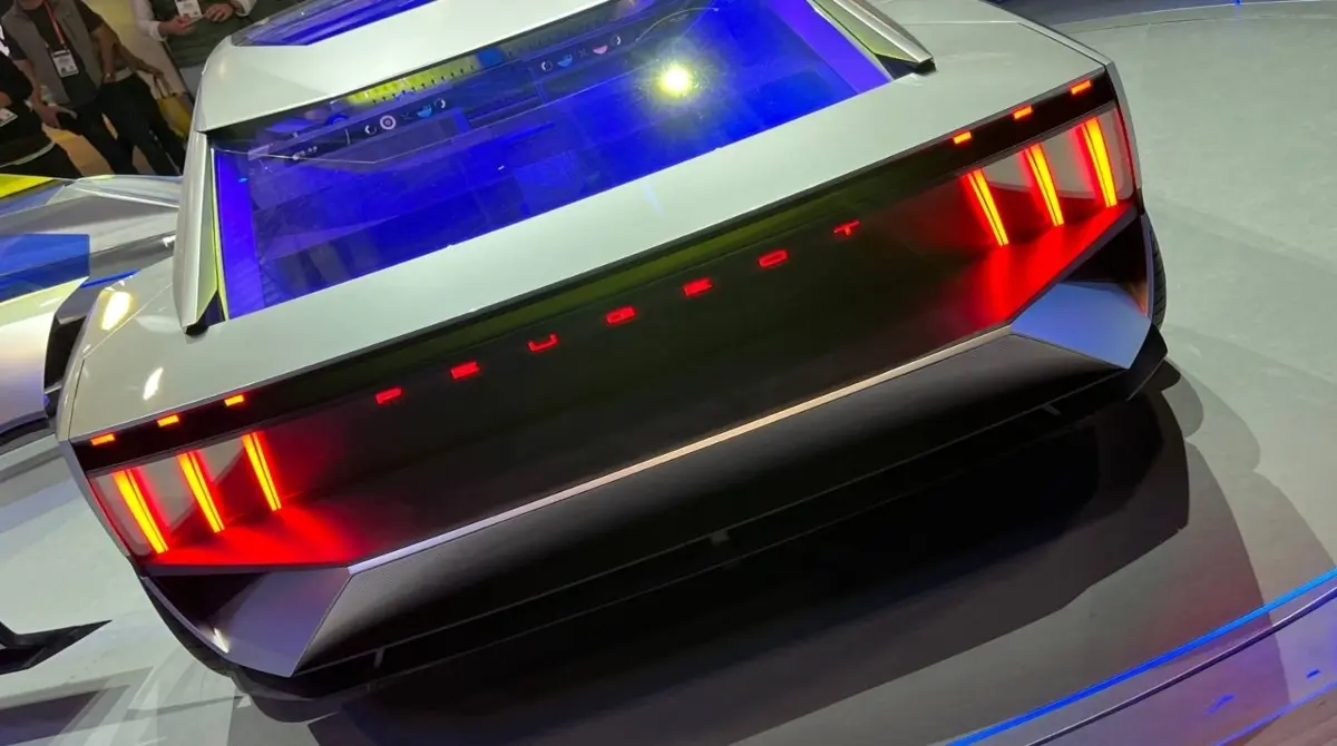 Peugeot nunca decepciona en el CES con sus novedades en prototipos. 