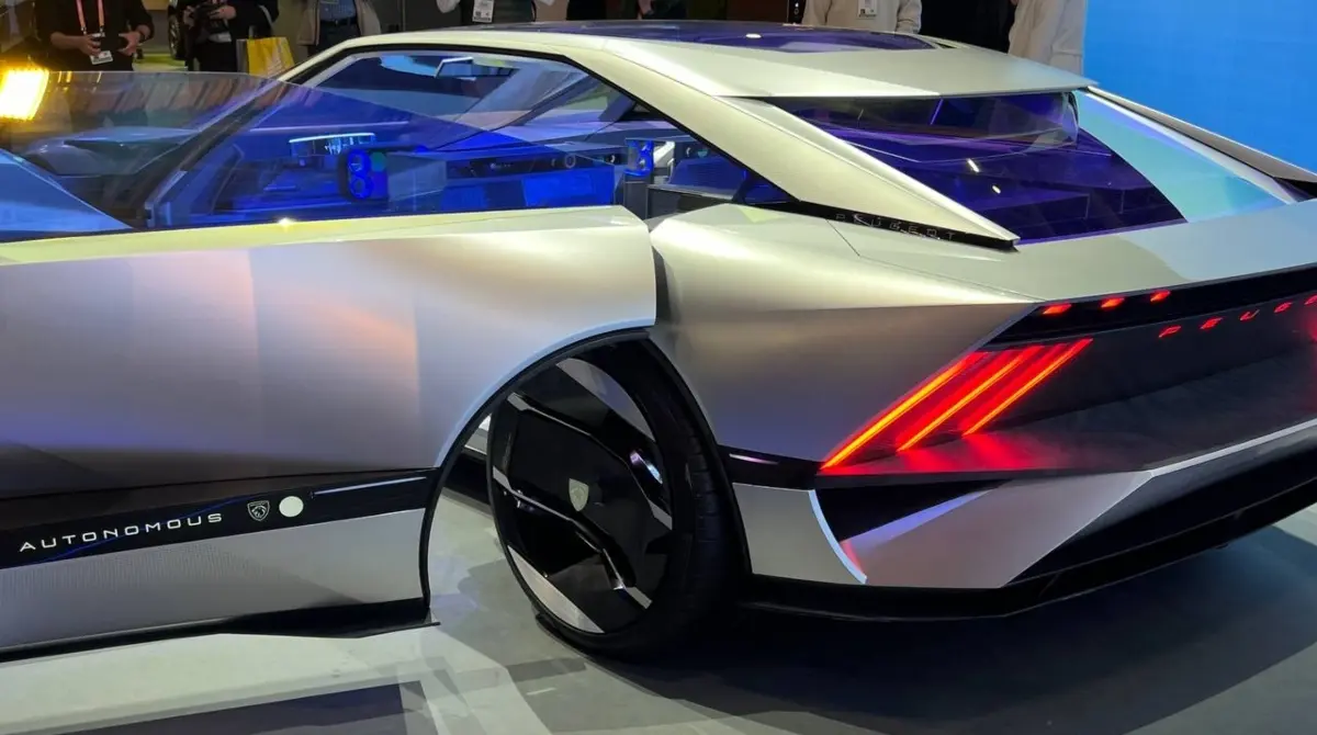 Los espacios amplios y su carga rápida son los que definirá al modelo eléctrico, Inception, de Peugeot.