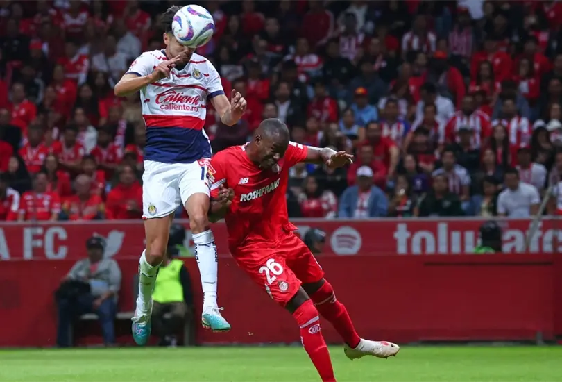 Las Chivas empataron ante Toluca y además alcanzaron una marca histórica en la Liga MX gracias a un canterano del América. Las Chivas empataron ante Toluca y además alcanzaron una marca histórica en la Liga MX gracias a un canterano del América.