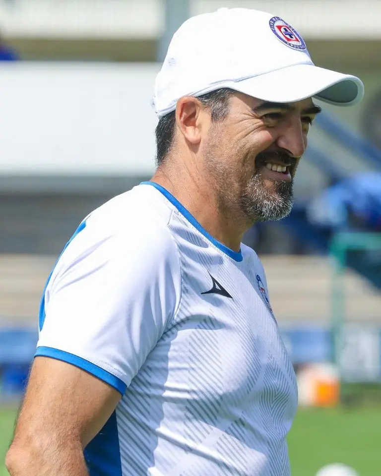 Joaquín Moreno vive un momento complicado con Cruz Azul - @cruzazul
