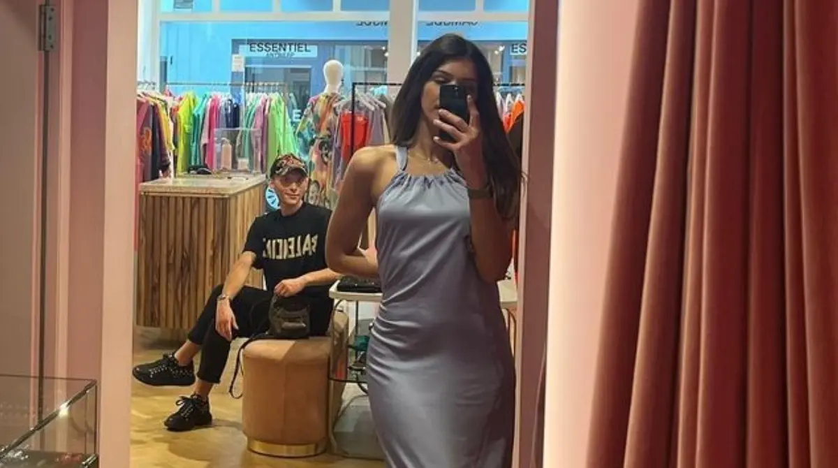 Marina Machete nació el 1 de octubre de 1995 en la región de Palmela, perteneciente al distrito de Setúbal. Además de coronarse Miss Portugal, recibió el título de la 'Candidata más segura'.