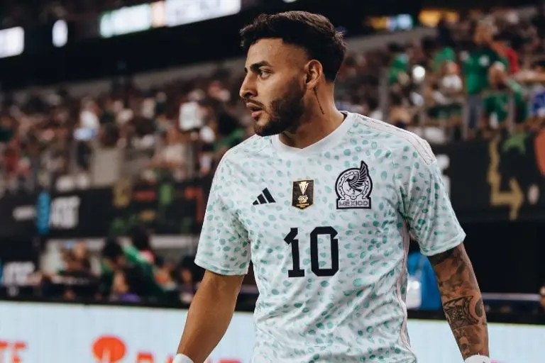 Alexis Vega en uno de sus últimos partidos con Selección Mexicana - @alexisvega.9