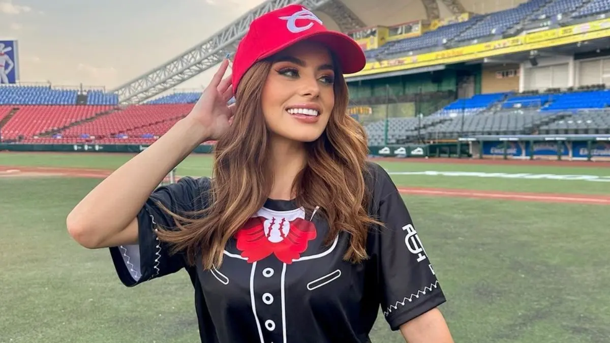 Uno de sus trabajos es ser la chica del clima en el programa Telediario, mismo que pertenece a la televisora de Multimedios.