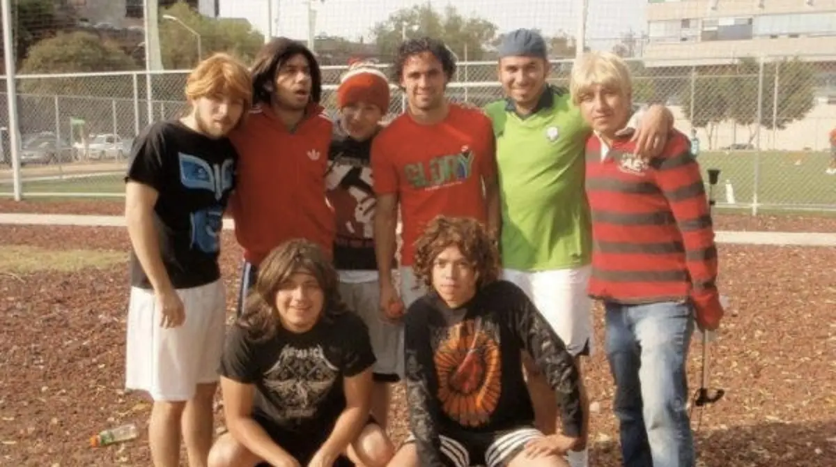 El Pelusa Caligari fue una superestrella del futbol internacional el cual integró su equipo con jugadores que lo admiraban cuando eran niños.