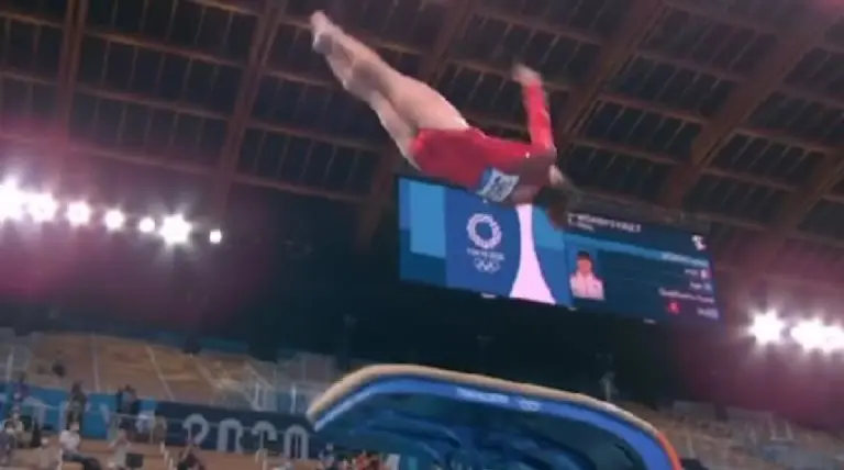 La disciplina de la gimnasta la ha llevado a realizar excelentes rutinas para clasificar a las competencias más importantes de su disciplina. Instagram @alexa.morenomx