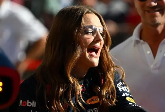 Drew Barrymore es una talentosa celebridad reconocida principalmente por su trabajo como actriz, sin embargo es multifacética.