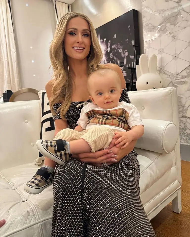 Phoenix, el hijo de París Hilton que llamó la atención - @parishilton